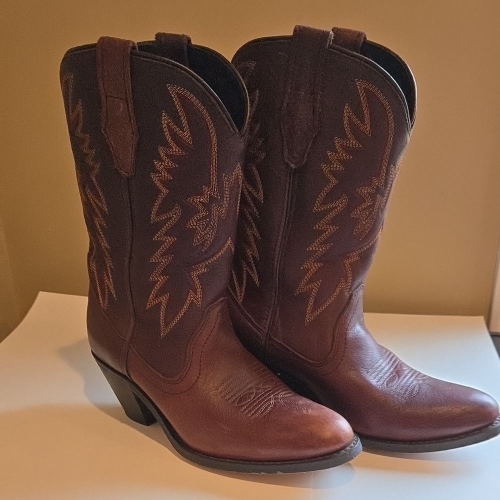 Source Unknown Brown Heeled Boots